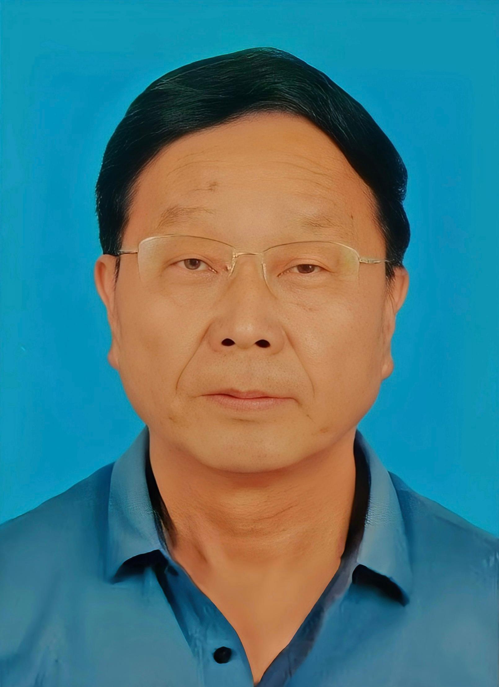 ½